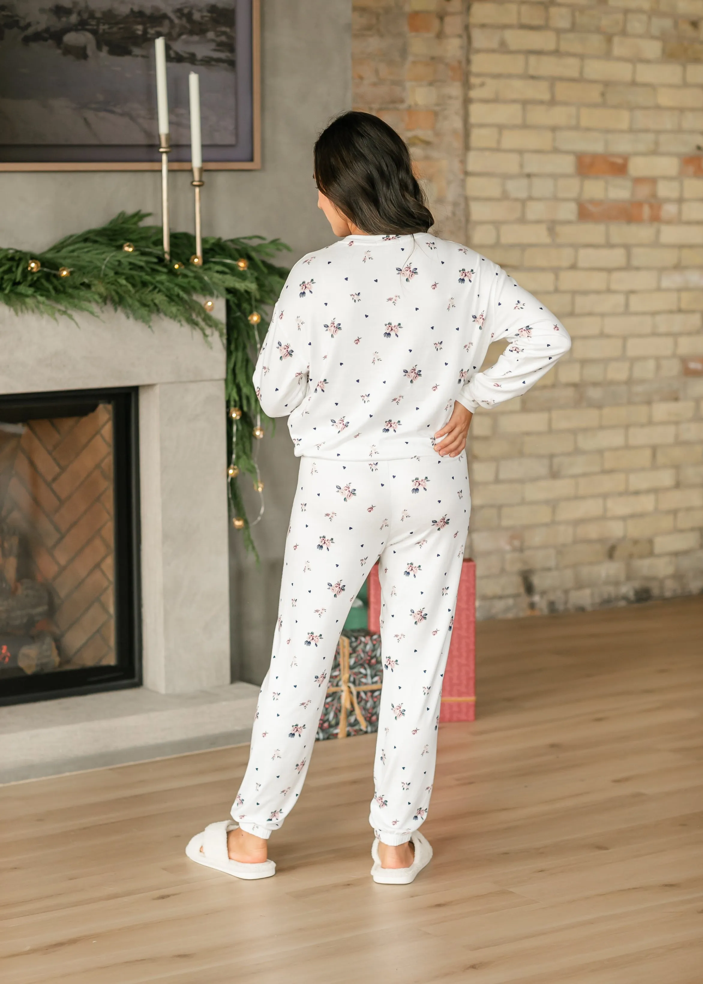 Cozy Rosebud Lounge Top