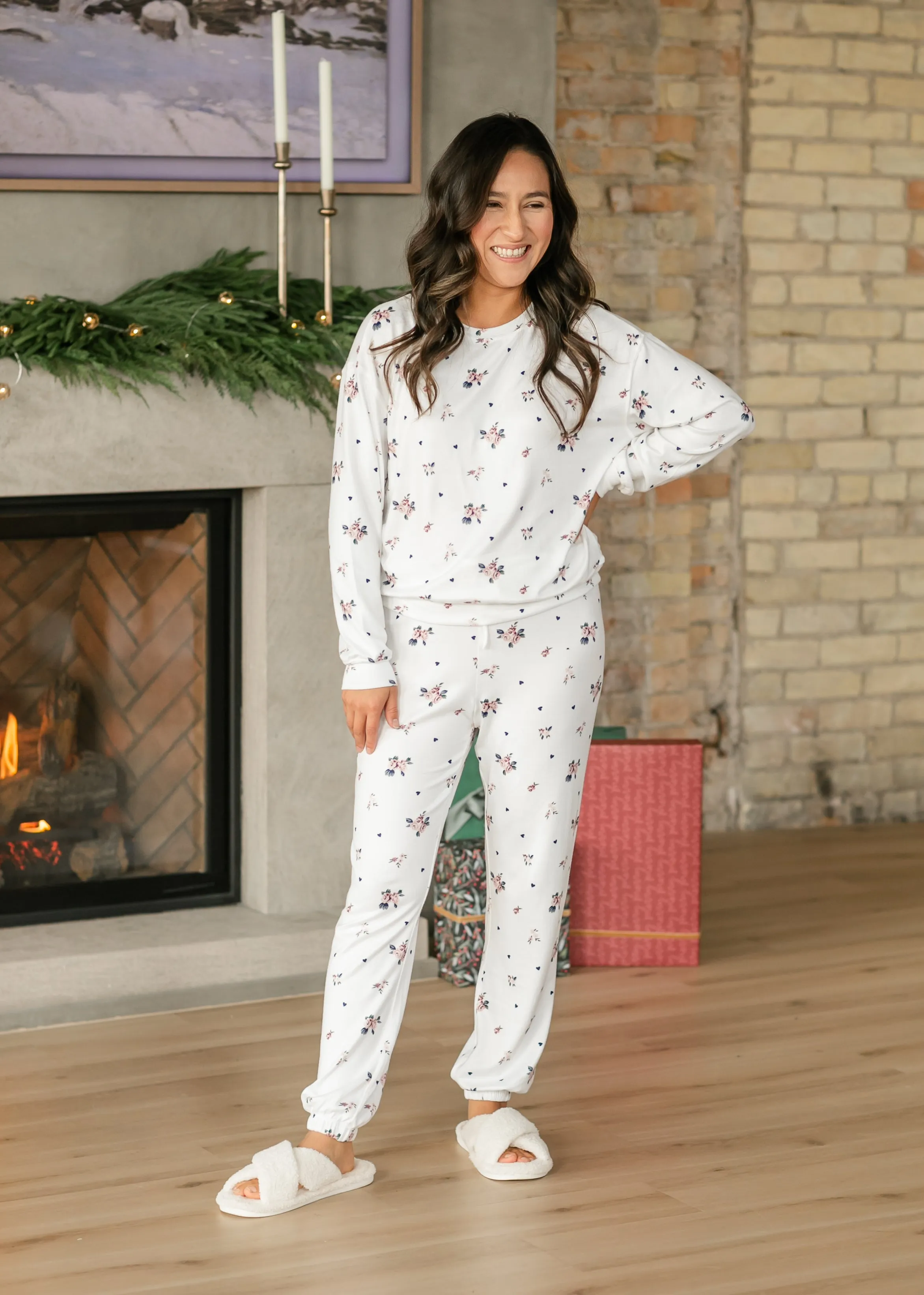 Cozy Rosebud Lounge Top