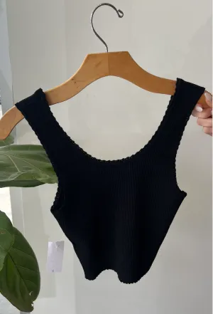 Scalloped Trim Ribbed Tank