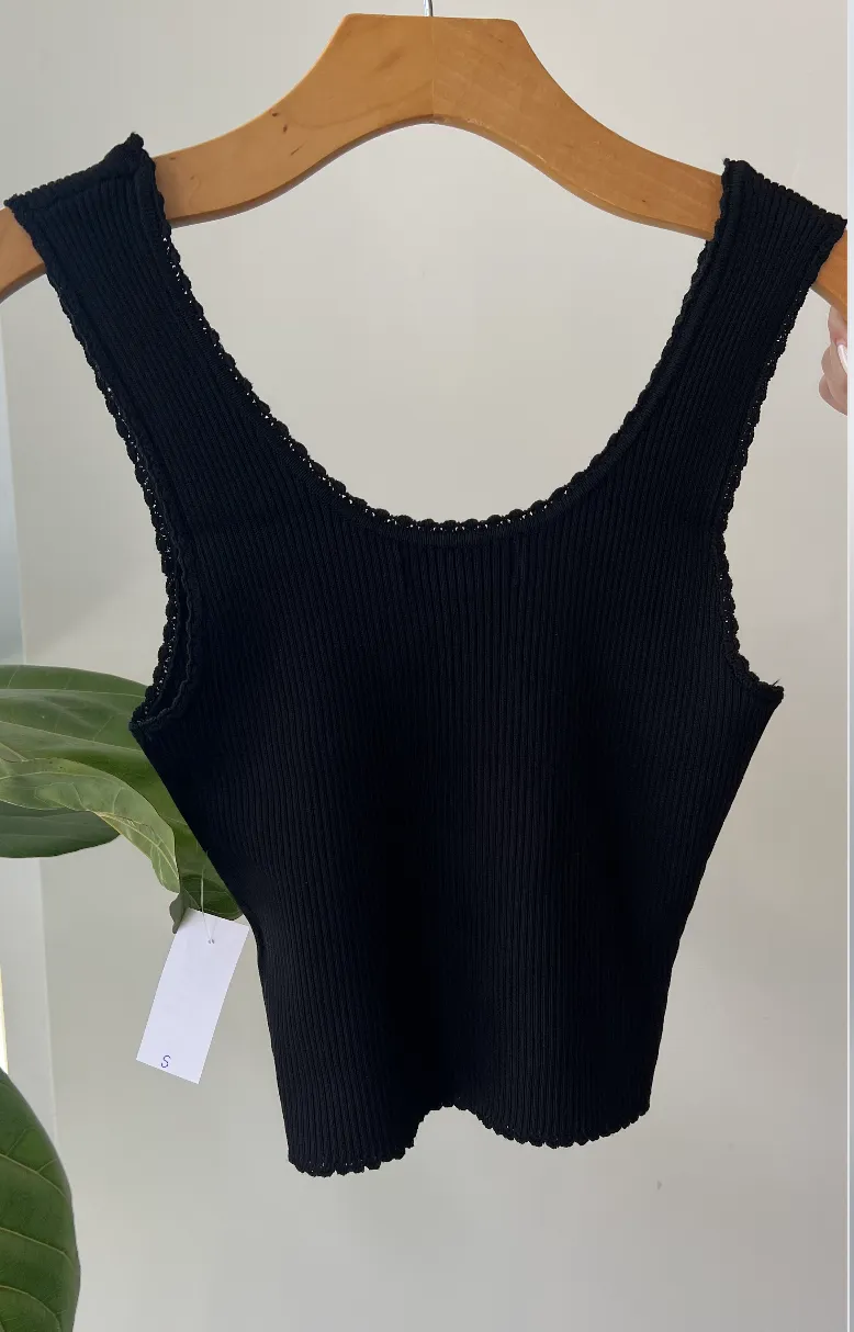 Scalloped Trim Ribbed Tank